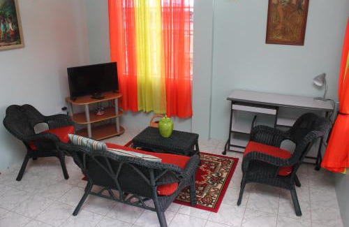 Roseau Appartement | The AnSwin Apartment