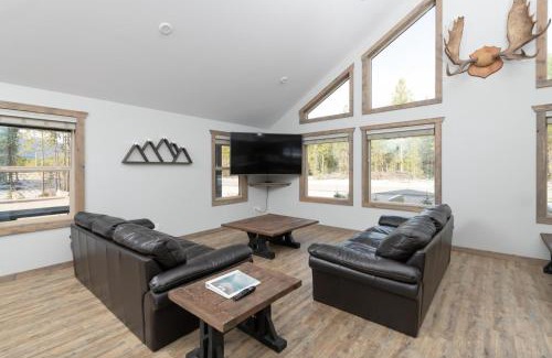 Valemount Maison | The Antler Ridge Cabin