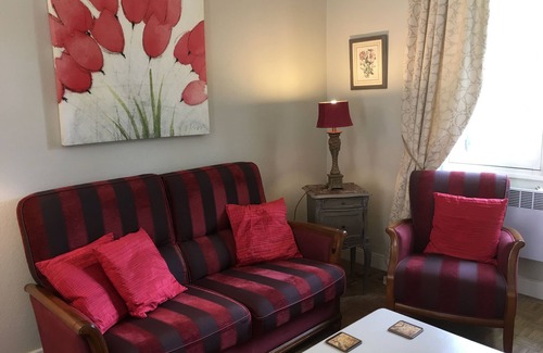 Saint-Front-sur-Lemance Appartement | L'Appartement - Grange en pierre transformée, endroit idyllique, 5 couchages, WiFi gratuit