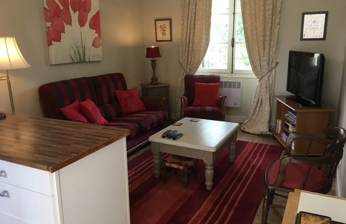 Saint-Front-sur-Lemance Appartement | L'Appartement - Grange en pierre transformée, endroit idyllique, 5 couchages, WiFi gratuit