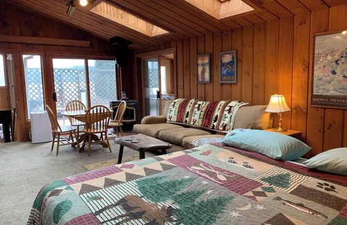 Schroon Lake Appartement | The Apple Tree Lodge One Bedroom Retreat Apt. 2