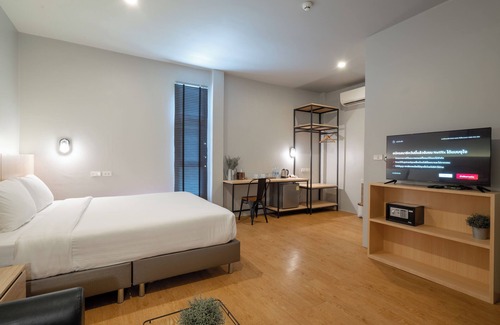 Talat Yai Hôtel | The Arbern Hostel x Bistro