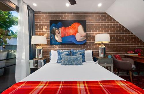 Petersham Maison | The Art Haus - Retro-Chic Hideaway near Local Gems