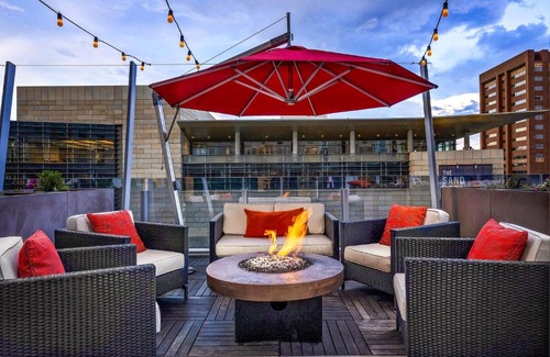 Golden Triangle Hôtel | The Art Hotel Denver, Curio Collection by Hilton