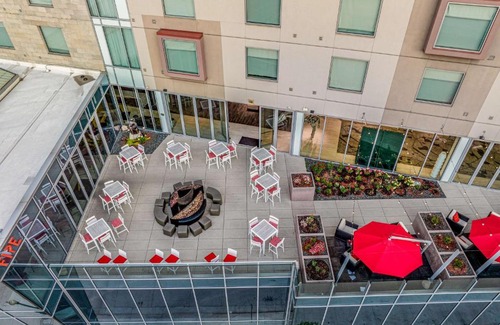 Golden Triangle Hôtel | The Art Hotel Denver, Curio Collection by Hilton