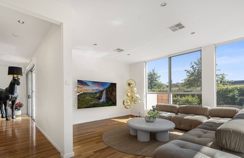 Gungahlin Maison | The Art House - One Step Away from Nature Reserve