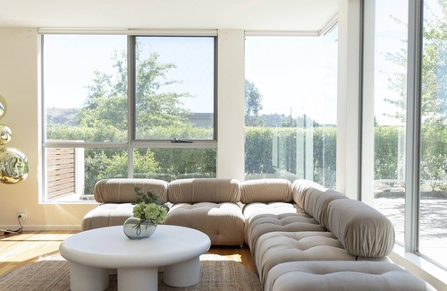 Gungahlin Maison | The Art House - One Step Away from Nature Reserve
