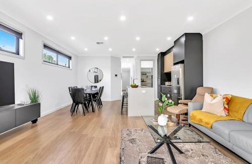 Flinders Park Maison | The Art of Zen - Modern Comfort between Beach and CBD
