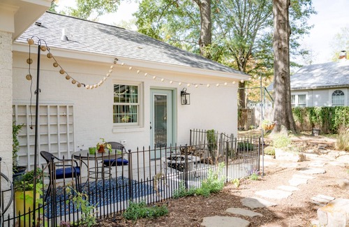 Conway Appartement | The Artist's Cottage: workspace & studio apt for artists/dancers/writers/etc.