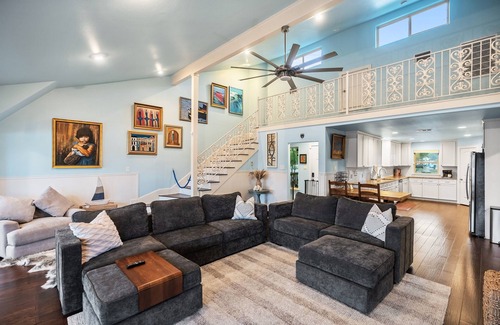 Point Venture Maison | The Ascent - Lakefront Private Doc Sleeps 10