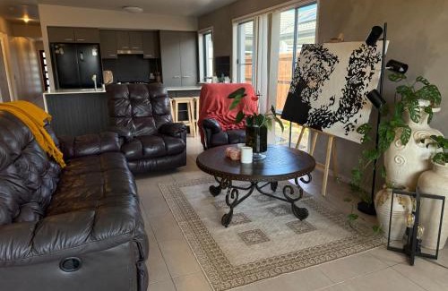 Mango Hill Maison | The Atelier Master Suite - Stay at Mangohill