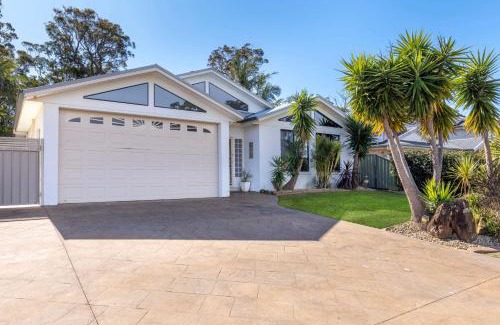 St. Georges Basin Maison | The Atrium by Experience Jervis Bay