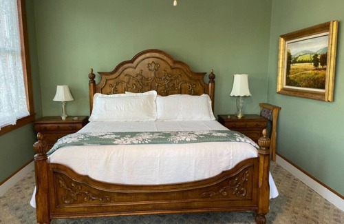 Eastland Hôtel | The Austin Room at The Eastland Historic Hotel