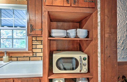 Middlebury Maison | The Back Porch Haven Stay in Amish Country yet close to Notre Dame