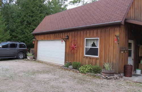 Lion's Head Maison | The Baker Retreat - log home in Lionshead, ON