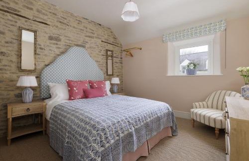Cirencester Maison | The Barley Apartment at Cowley House
