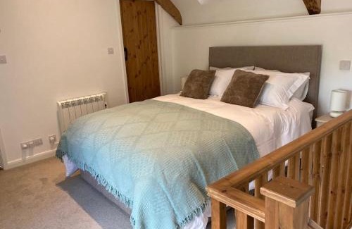 Chard Maison | The Barn at Tanlake