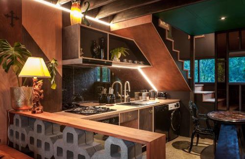 Bowentown Appartement | The Barn, designers dream beach hideaway