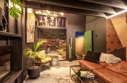Bowentown Appartement | The Barn, designers dream beach hideaway