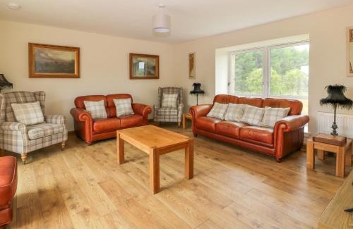 Airdrie Maison | The Barn, Drumbow Farm