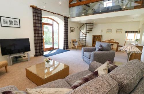 Lofthouse Maison | The Barn