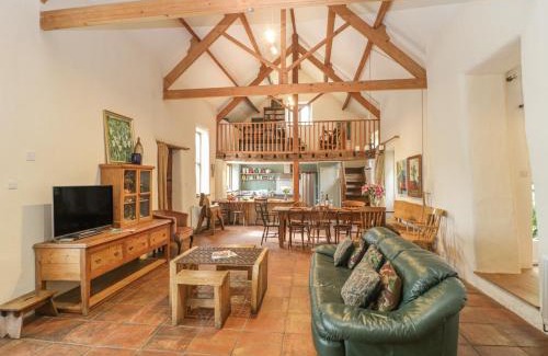 Buckerell Maison | The Barn
