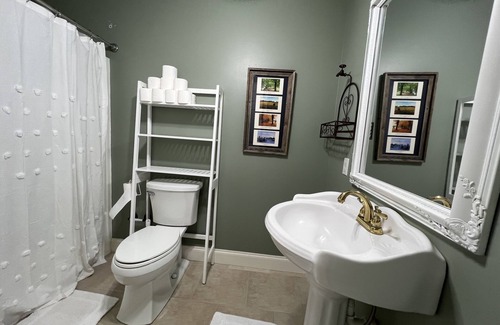 Red Boiling Springs Maison | The Barn Loft Studio Suite Barndominium