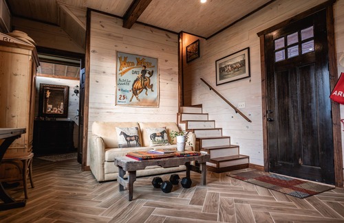 Sutherland Springs Autre | The Barn Loft