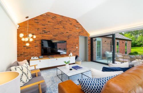 Kelmarsh Maison | The Barn : Luxury Indoor/Outdoor Countryside Bliss