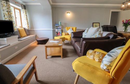 Walcot Maison | The Barn The Elms