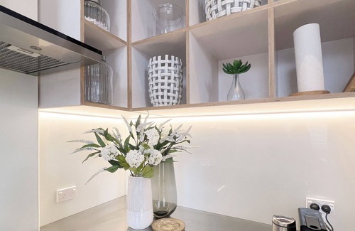 Wellington Maison | THE BARRACKS – THE OLD MT COOK POLICE STATION Pet friendly, free parking 4 cars