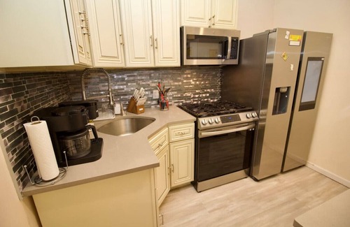 Bedford-Stuyvesant Maison | The Barton – Cozy Renovated Home in Brooklyn (3A)