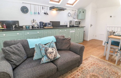 Blockley Maison | THE BATH HOUSE, pet friendly, with a garden in Blockley