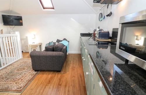 Blockley Maison | THE BATH HOUSE, pet friendly, with a garden in Blockley