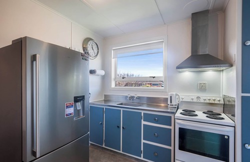 Paraparaumu Beach Maison | The Beach Base - Paraparaumu Holiday Home