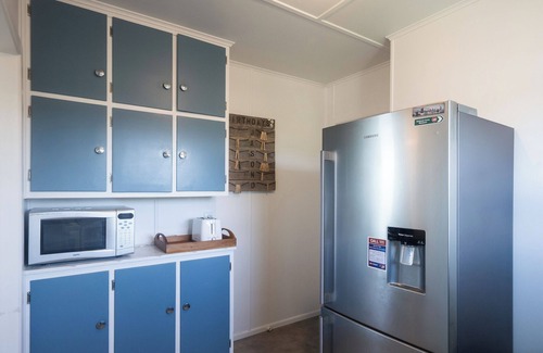 Paraparaumu Beach Maison | The Beach Base - Paraparaumu Holiday Home