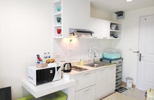 Ban Bang Saen Appartement | The Beach Bangsaen Condo Sea View Room 327-62 Top Floor-Free Netflix