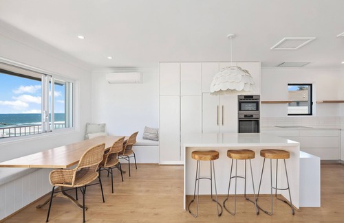 Curl Curl Maison | The Beach Front House@Curl Curl