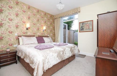 Weston-super-Mare Maison | The Beach House Luxury Rooms Weston Super Mare