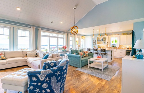 Cape Sable Island Maison | The Beach House Steps to The White Sand Beach