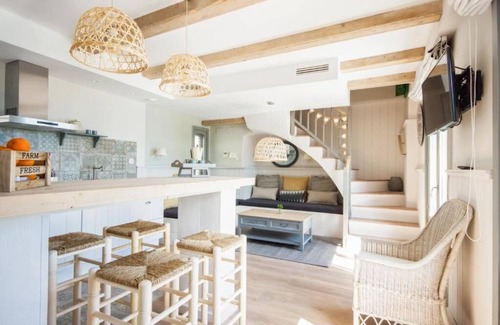 Aduanas Hôtel | The Beach House - Studios & Suites