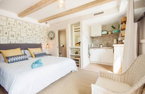 Aduanas Hôtel | The Beach House - Studios & Suites