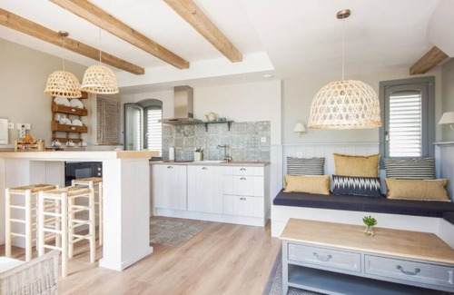 Aduanas Hôtel | The Beach House - Studios & Suites
