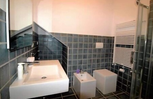 Pella Appartement | The Beach independent apartment view lake!, lake and beach view just a few meters from your abitazi