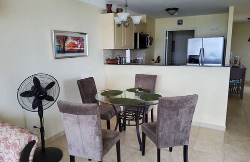 Playa Coronado Appartement | The Beach Mountain & Ocean View, building right on the beach