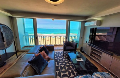 Condado Copropriété | The BEACH PAD- A Beachfront, Full Ocean View Apartment