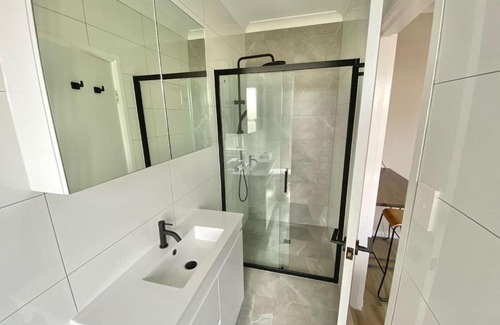 Blacksmiths Appartement | The Beach Side Micro Apartment With Free Parking