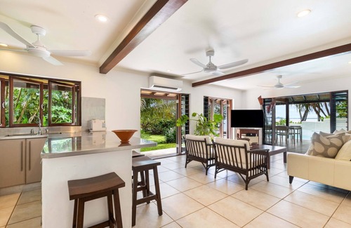 Newell Appartement | The Beach Villa sur Absolute Beachfront avec vue