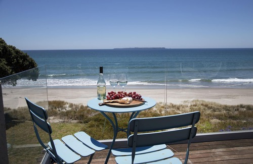 Papamoa Beach Maison | The Beachhouse- absolute beachfront!