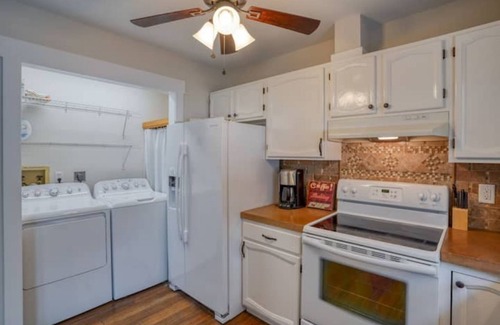 Lewes Maison | The BeachPlumB Retreat-2BR Home in Lewes-Mins to the Beach w/ backyard and grill